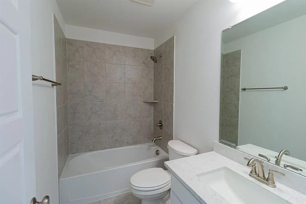 4924 Daybreak Drive