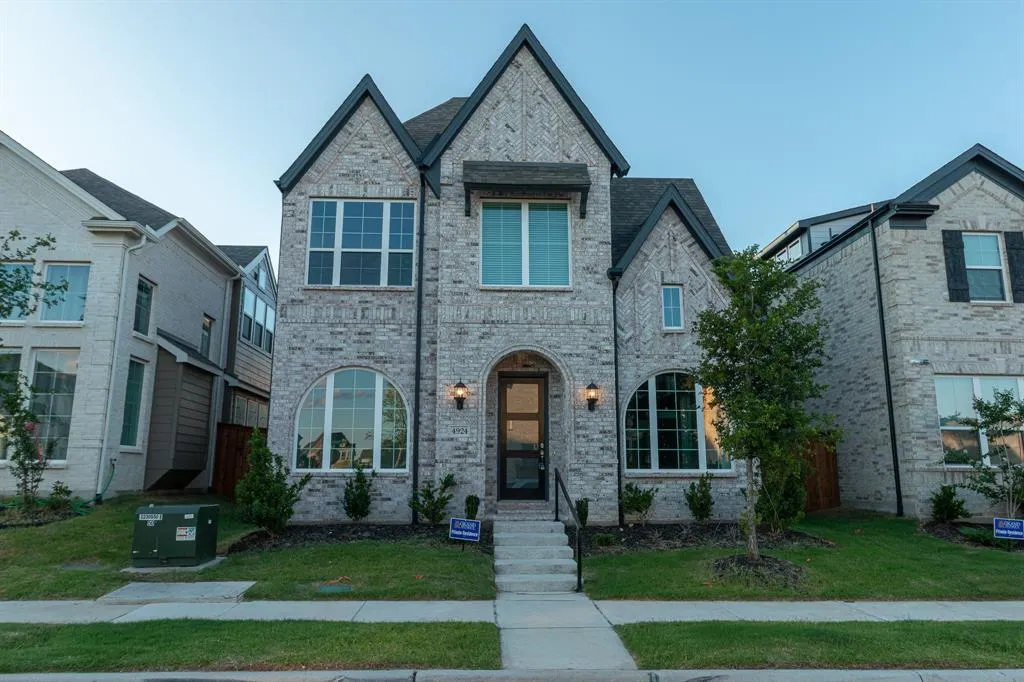 4924 Daybreak Drive