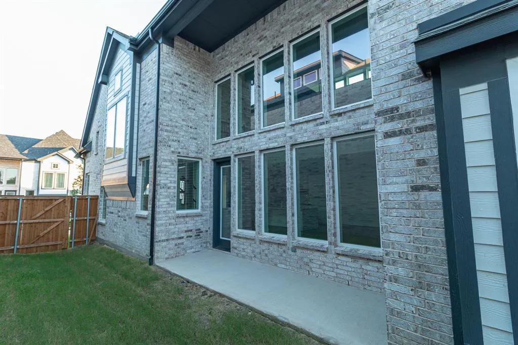 4924 Daybreak Drive