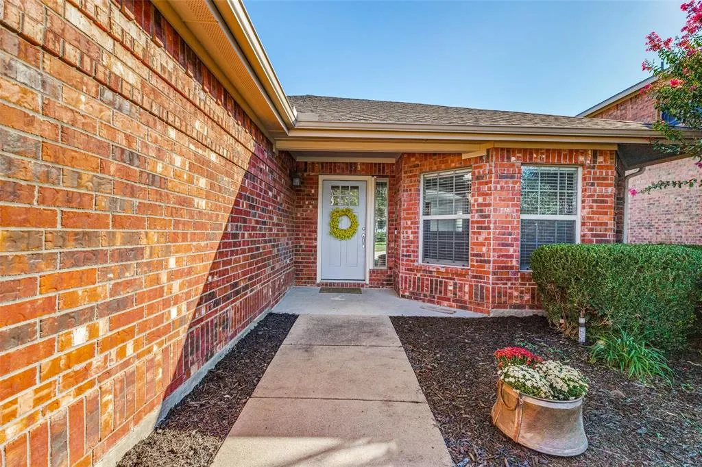 5825 Quicksilver Drive