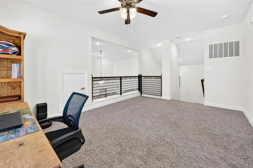 3829 Pearlwood Road