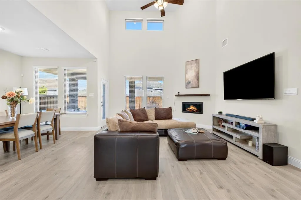 3829 Pearlwood Road
