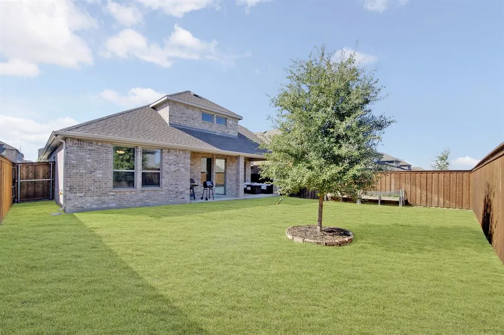 3829 Pearlwood Road