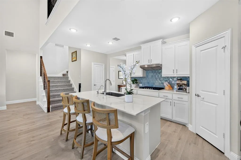 3829 Pearlwood Road