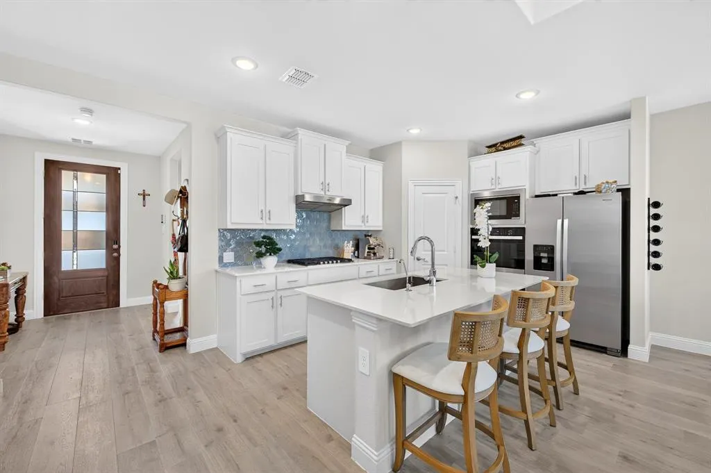 3829 Pearlwood Road
