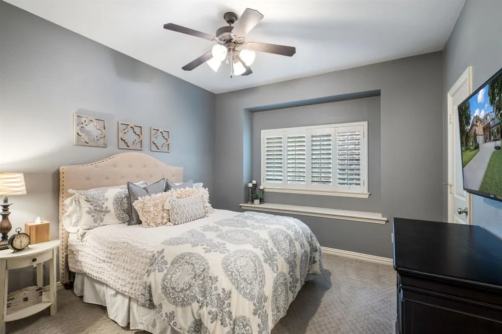 15605 Crown Cove Lane