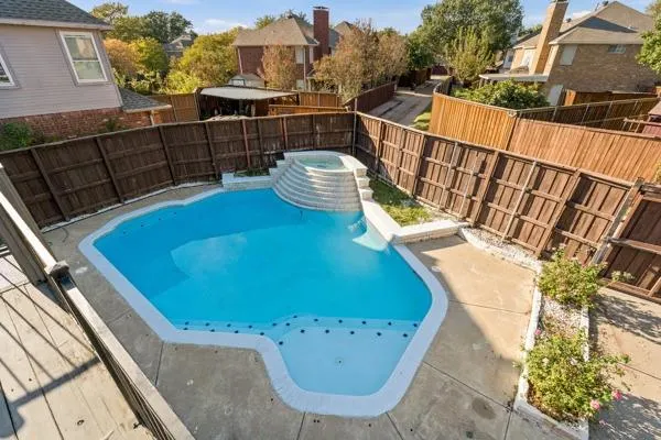 220 Cove Drive