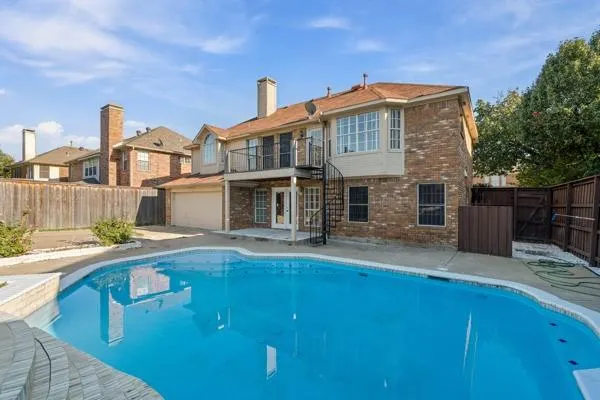 220 Cove Drive