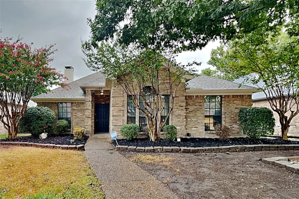 1100 Pin Oak Lane