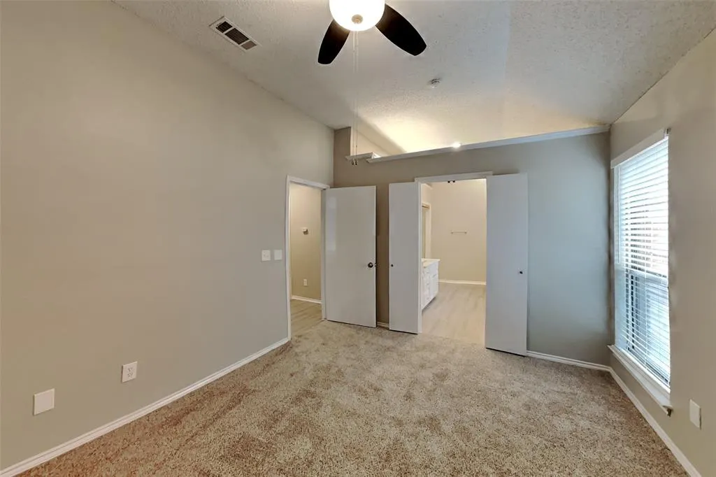 1100 Pin Oak Lane