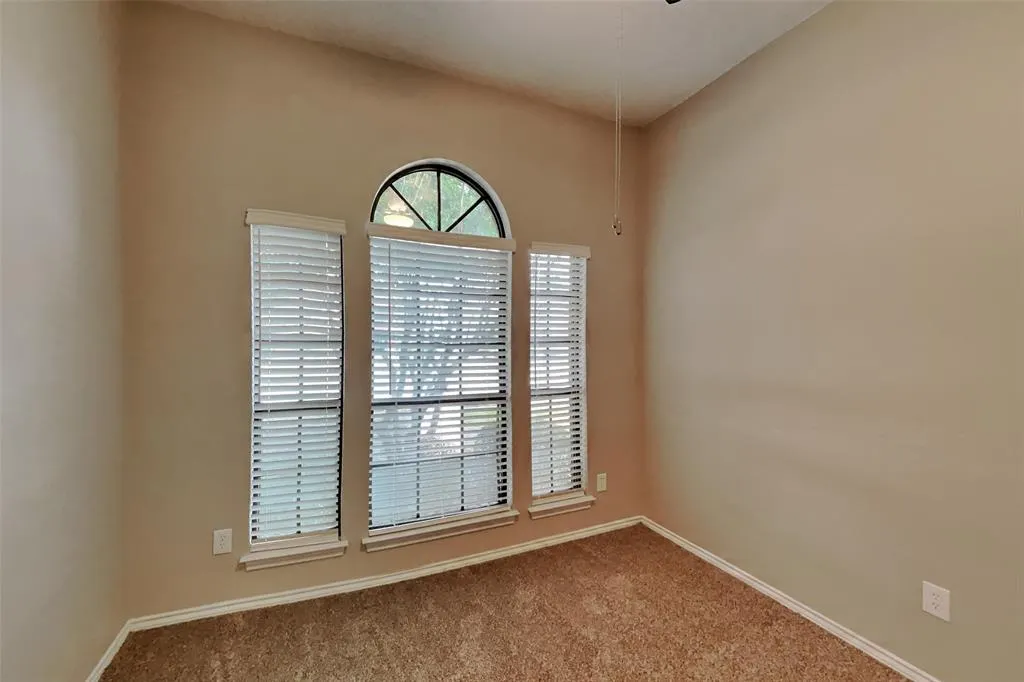 1100 Pin Oak Lane