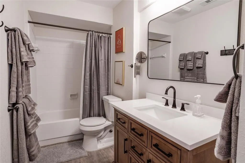 3313 Carriage Lane