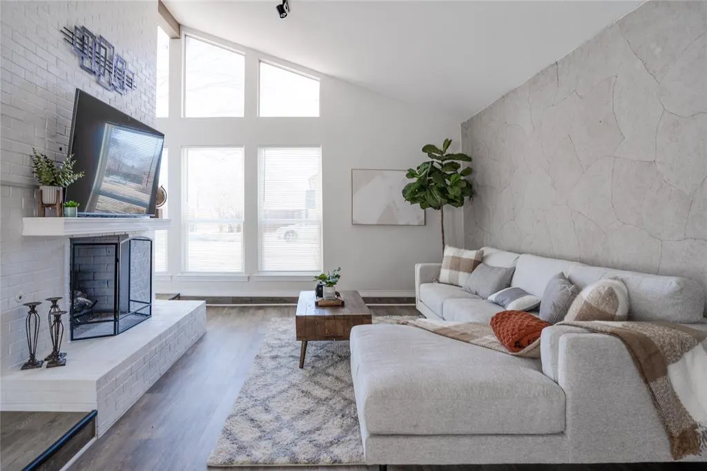 3313 Carriage Lane