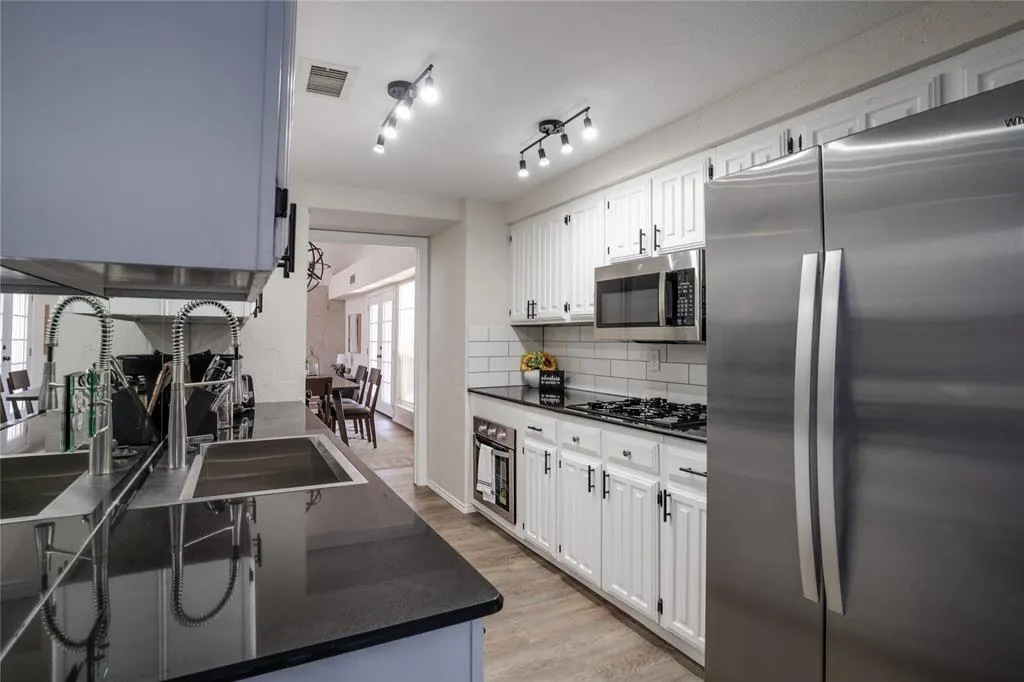 3313 Carriage Lane