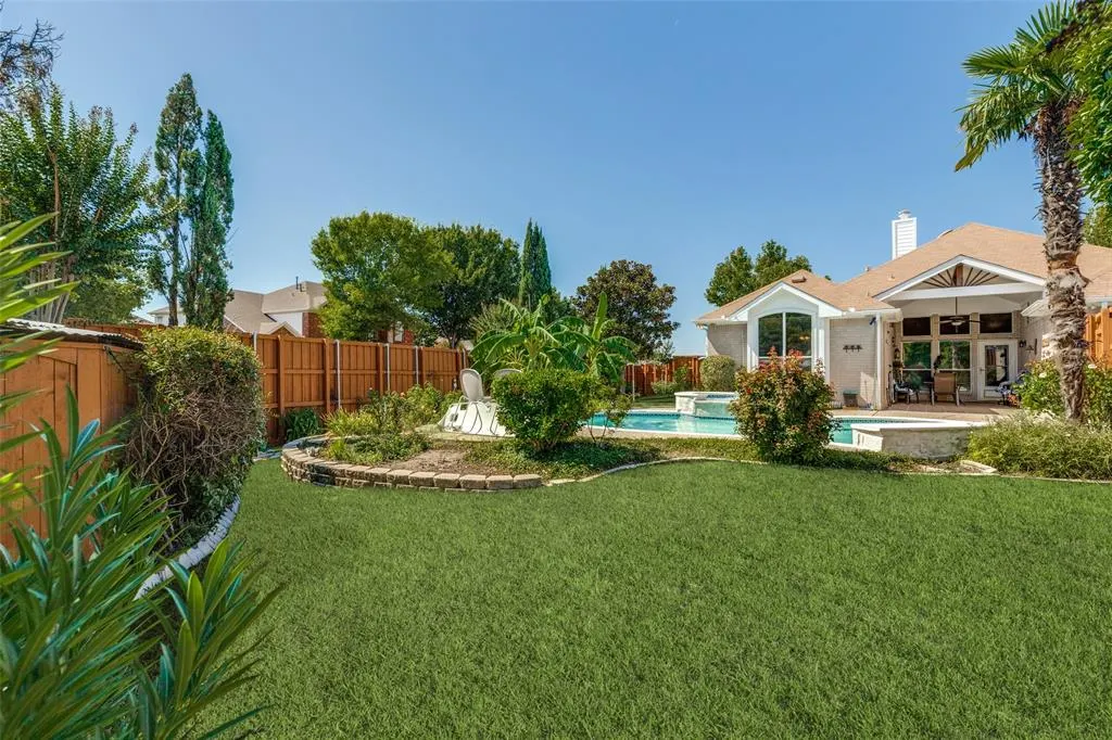 5000 Adolphus Drive