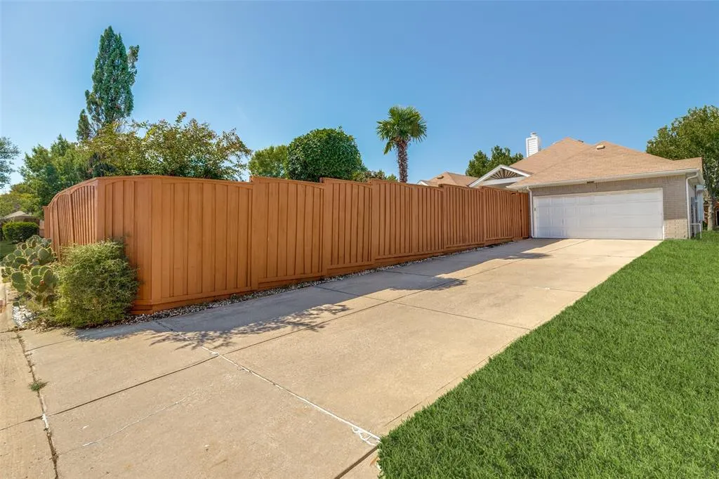 5000 Adolphus Drive