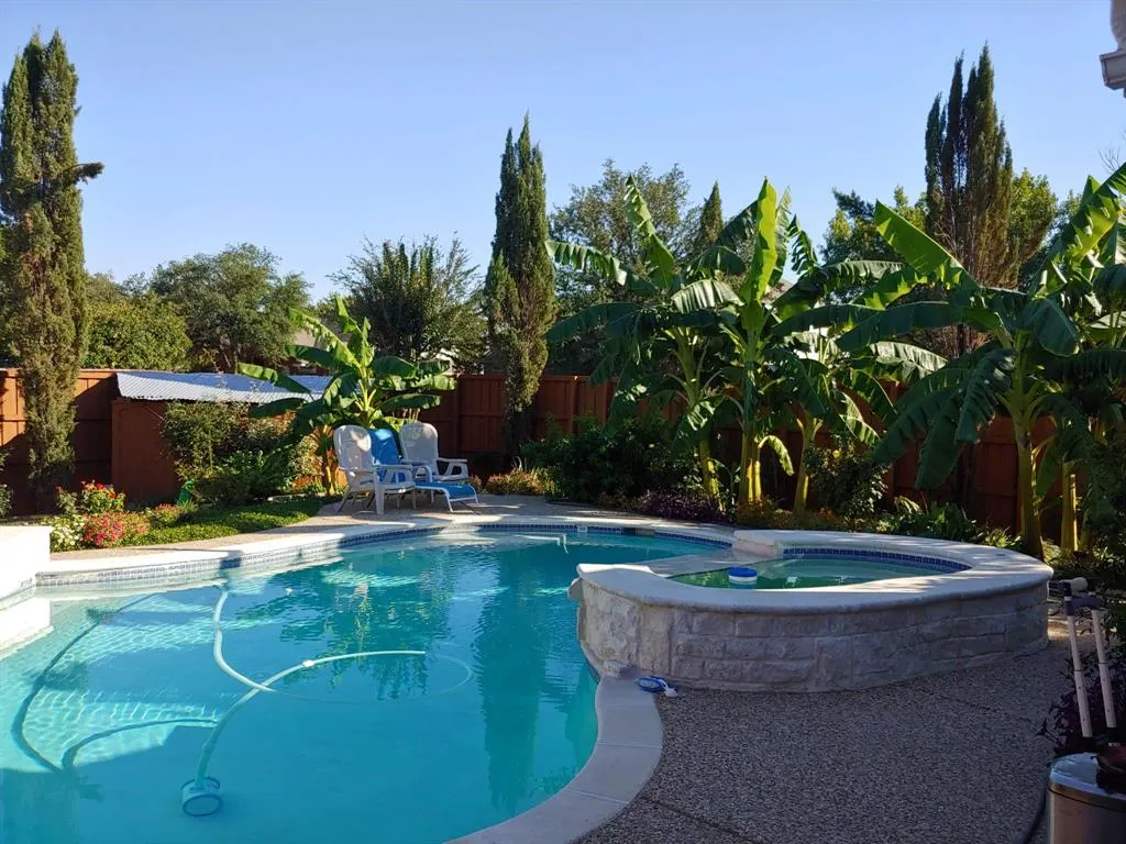 5000 Adolphus Drive