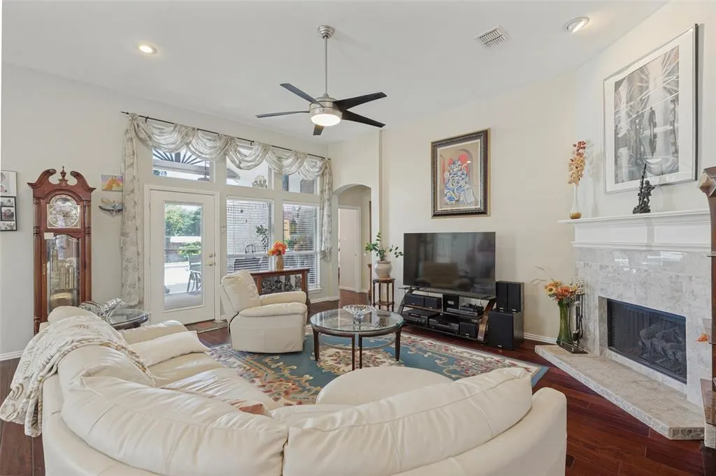 5000 Adolphus Drive