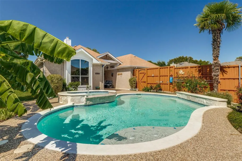 5000 Adolphus Drive