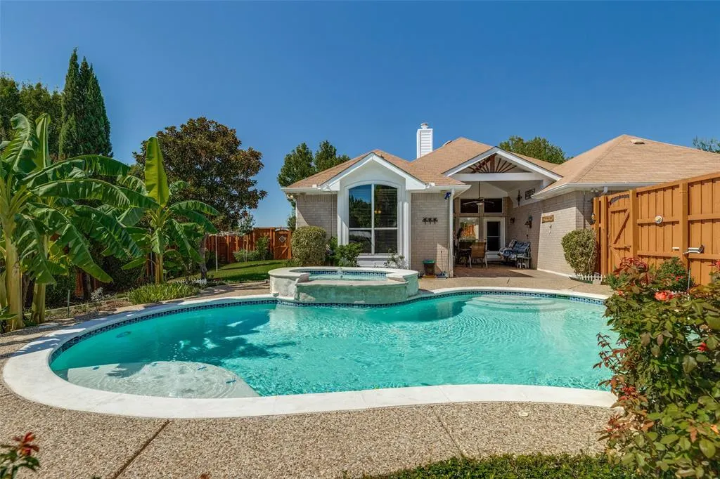 5000 Adolphus Drive