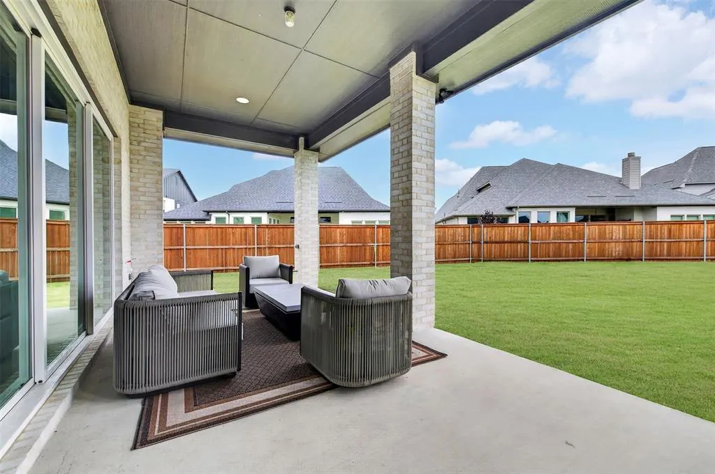 3312 Crosby Lane