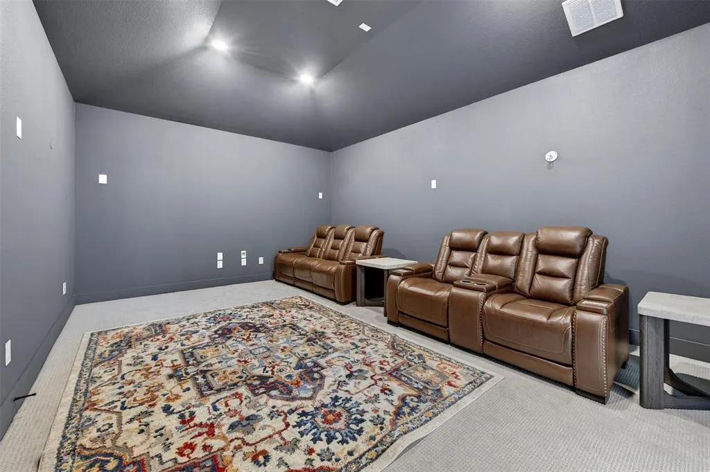 3312 Crosby Lane
