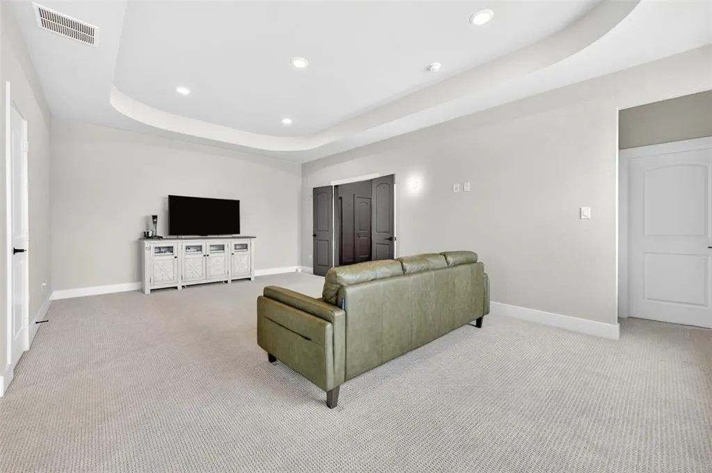 3312 Crosby Lane