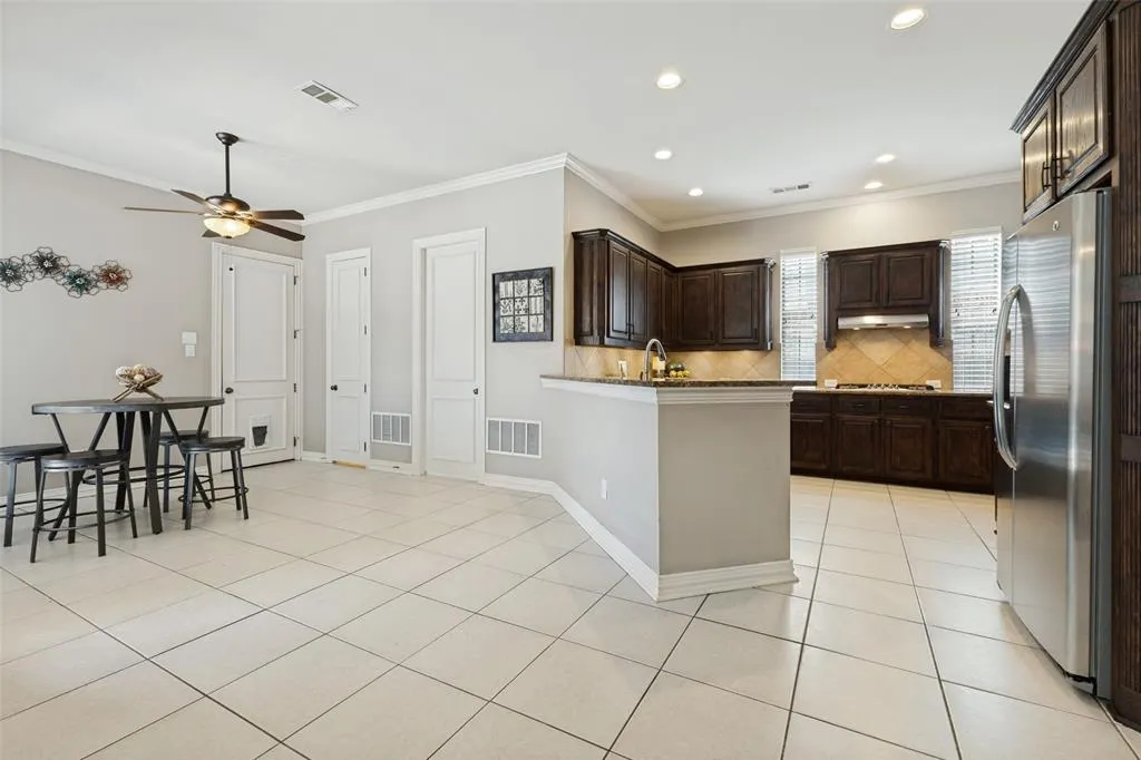 1227 Comanche Drive