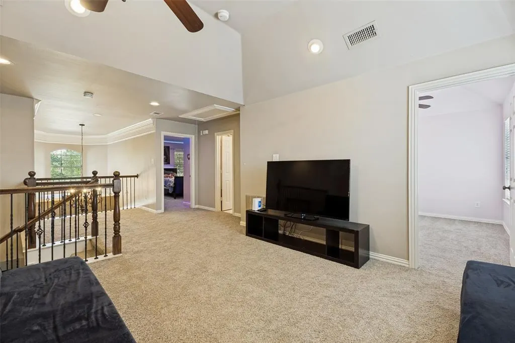 1227 Comanche Drive