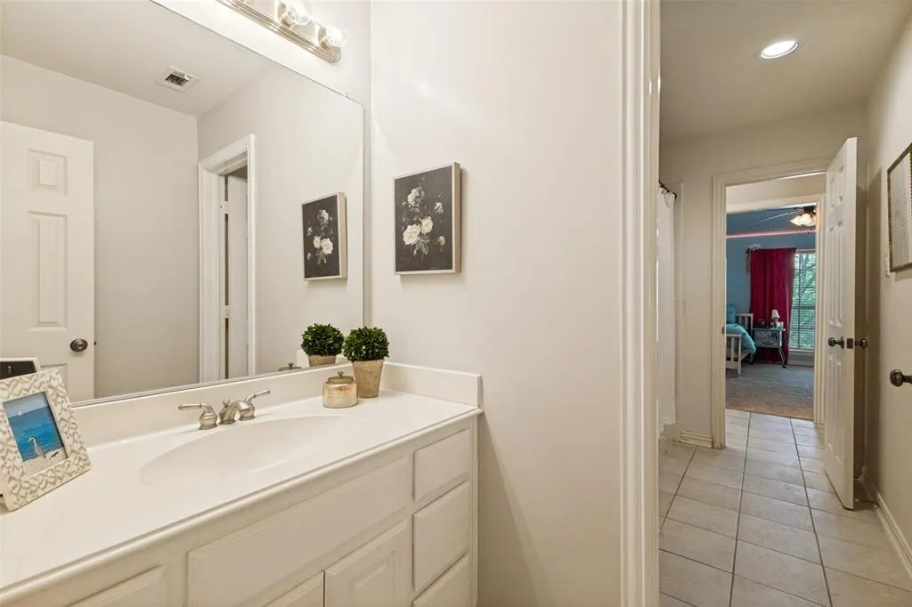 1227 Comanche Drive