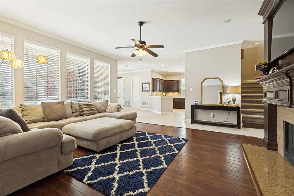 1227 Comanche Drive