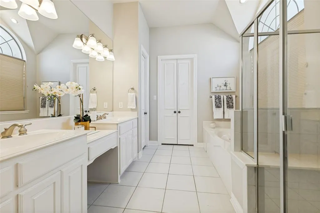 1227 Comanche Drive