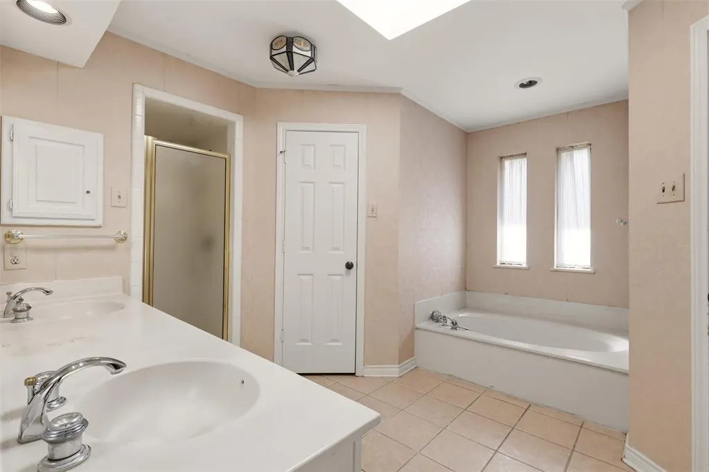 2700 Nighthawk Drive