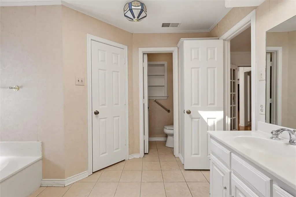 2700 Nighthawk Drive