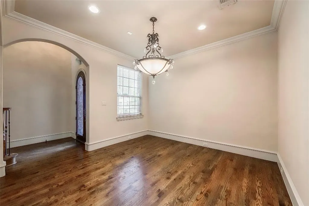 2709 White Dove Drive