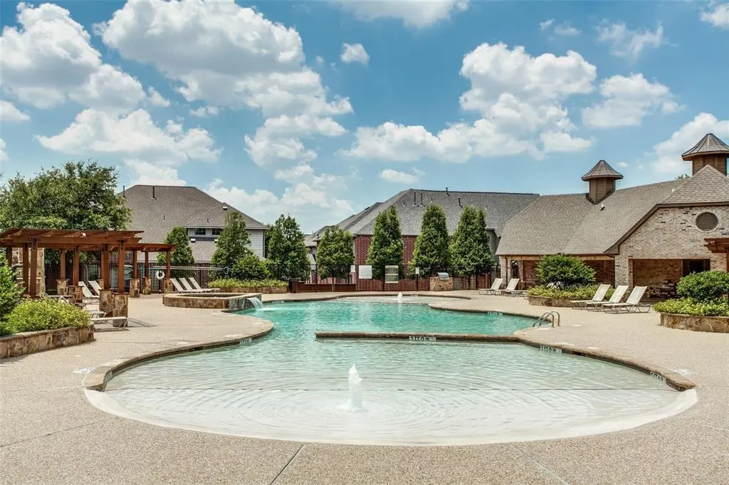 2709 White Dove Drive