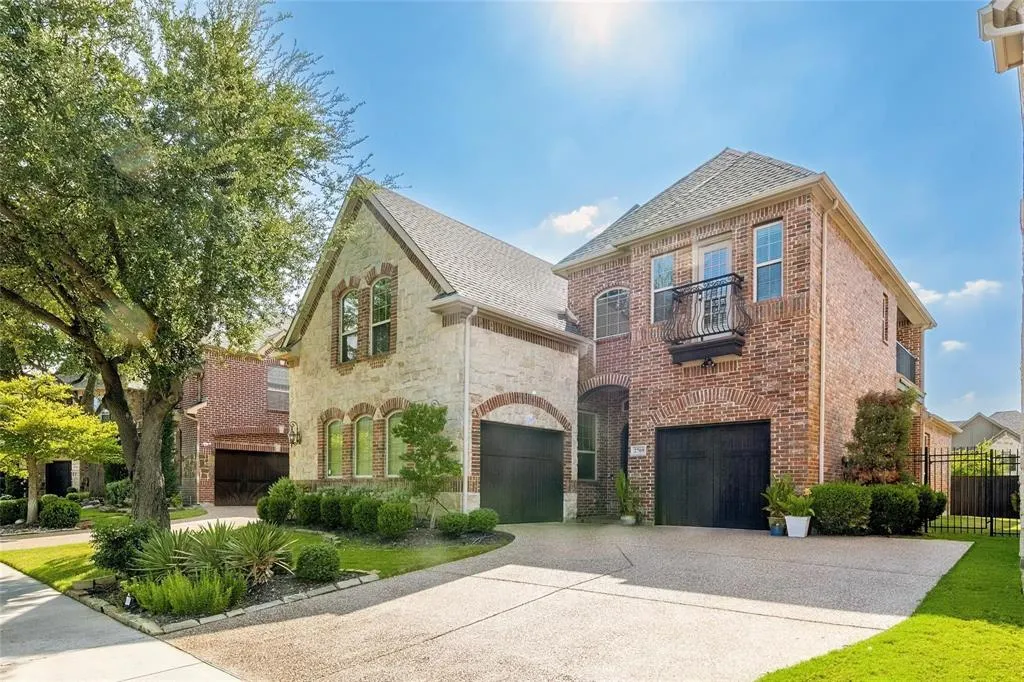 2709 White Dove Drive