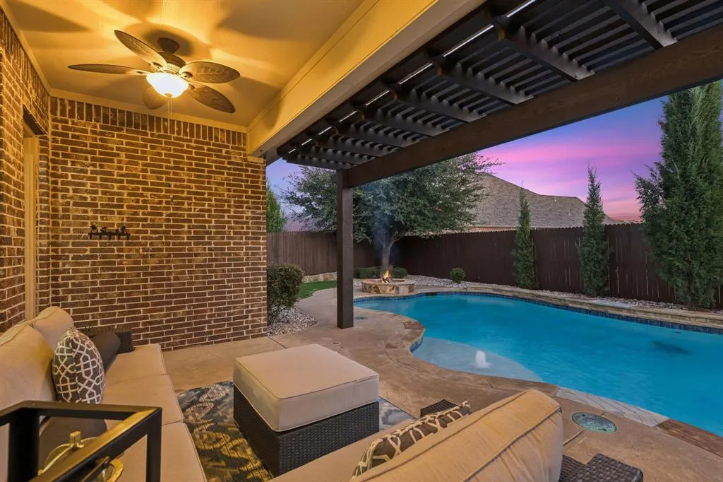 2140 Arbol Way