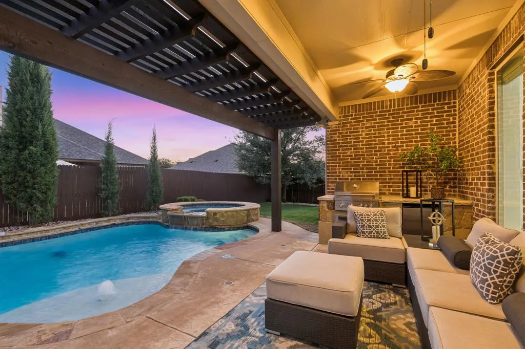 2140 Arbol Way
