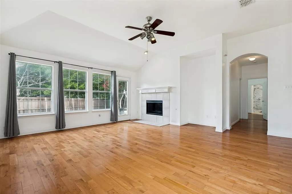 1412 Sleepy Hollow Drive