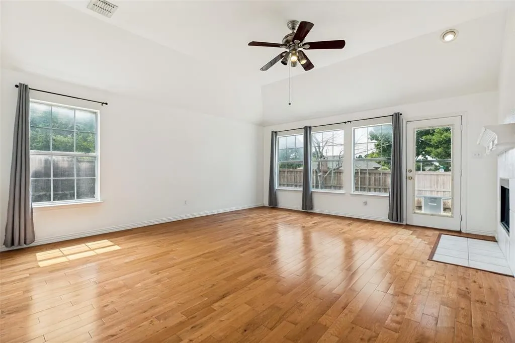 1412 Sleepy Hollow Drive