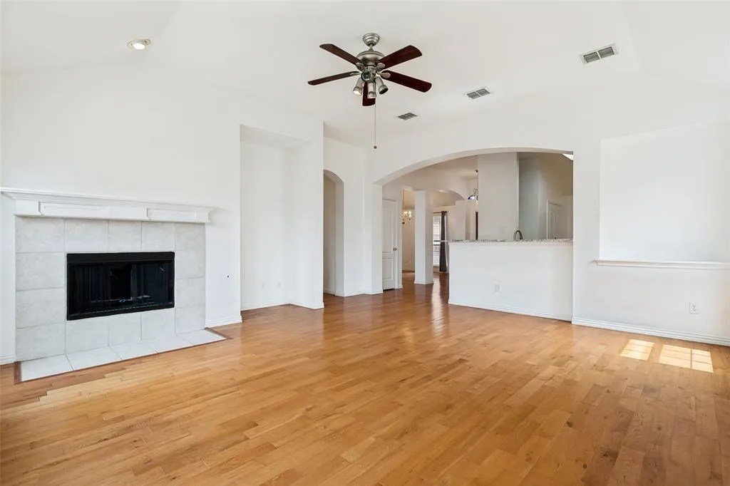 1412 Sleepy Hollow Drive