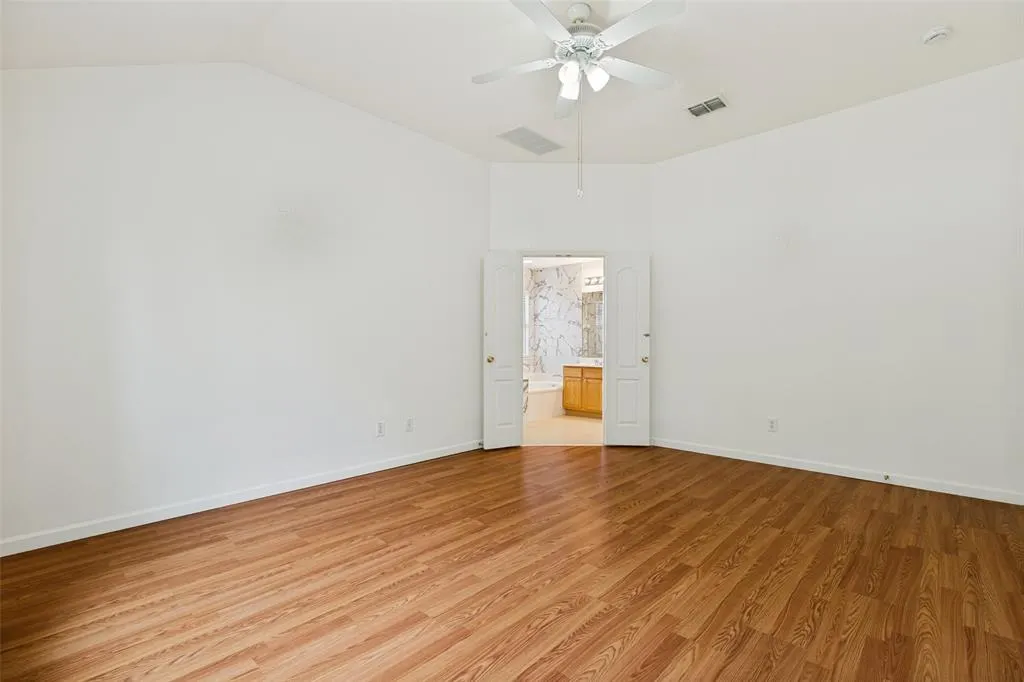 1412 Sleepy Hollow Drive