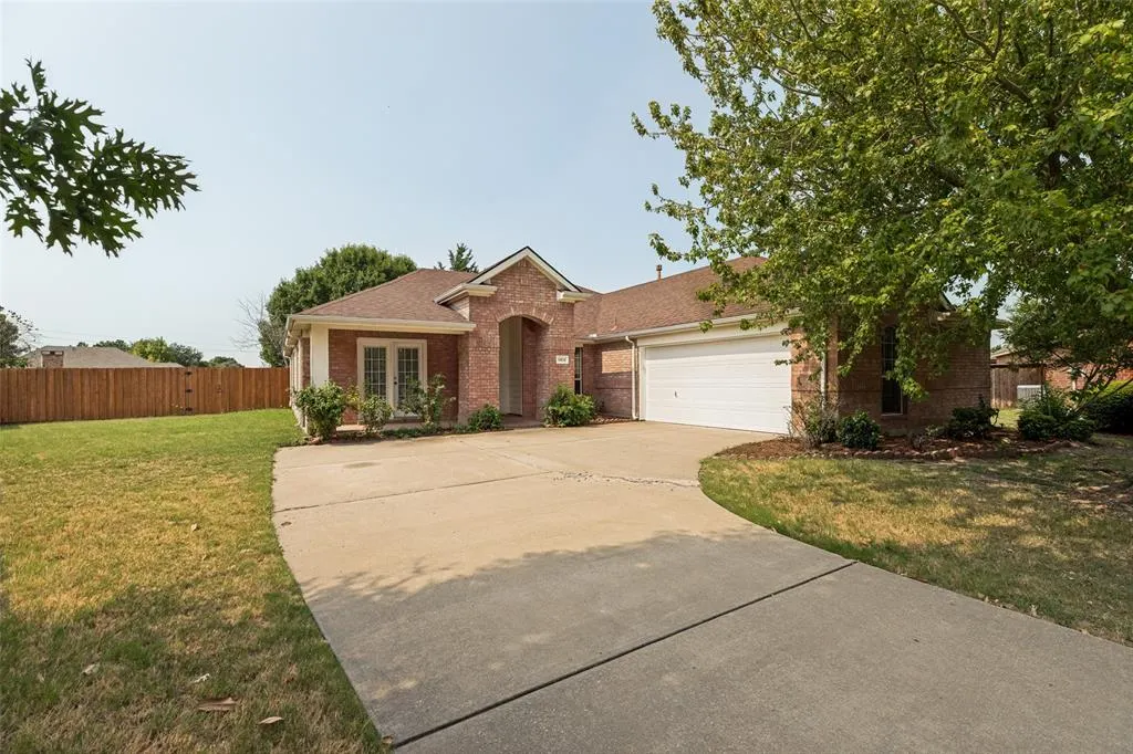 1412 Sleepy Hollow Drive