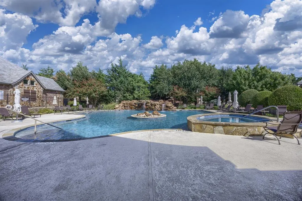 5304 Sutton Circle