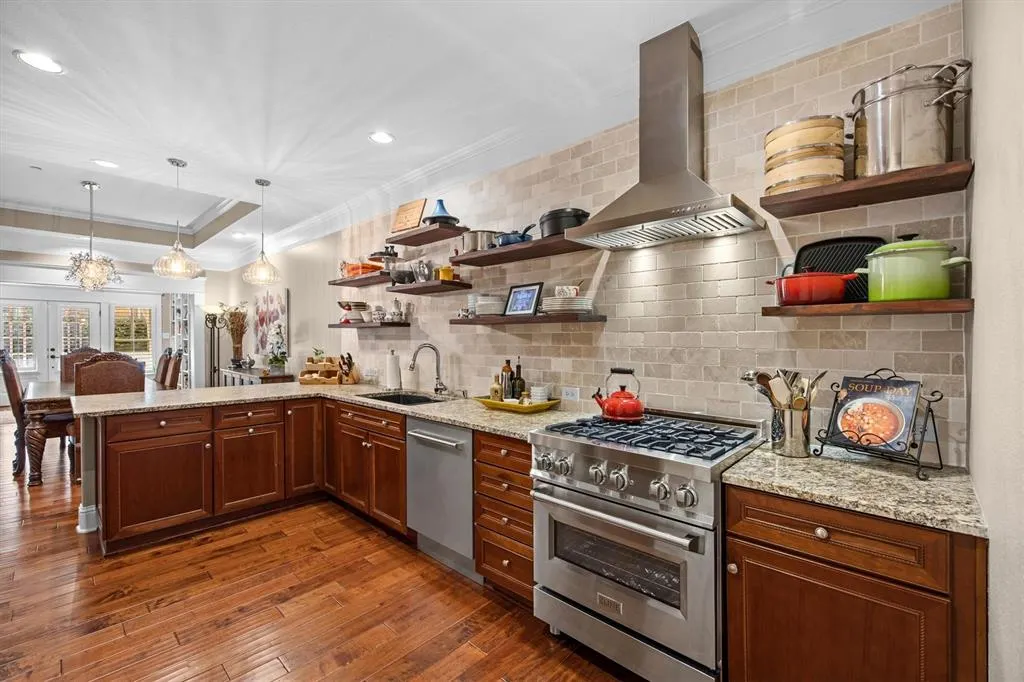 5304 Sutton Circle