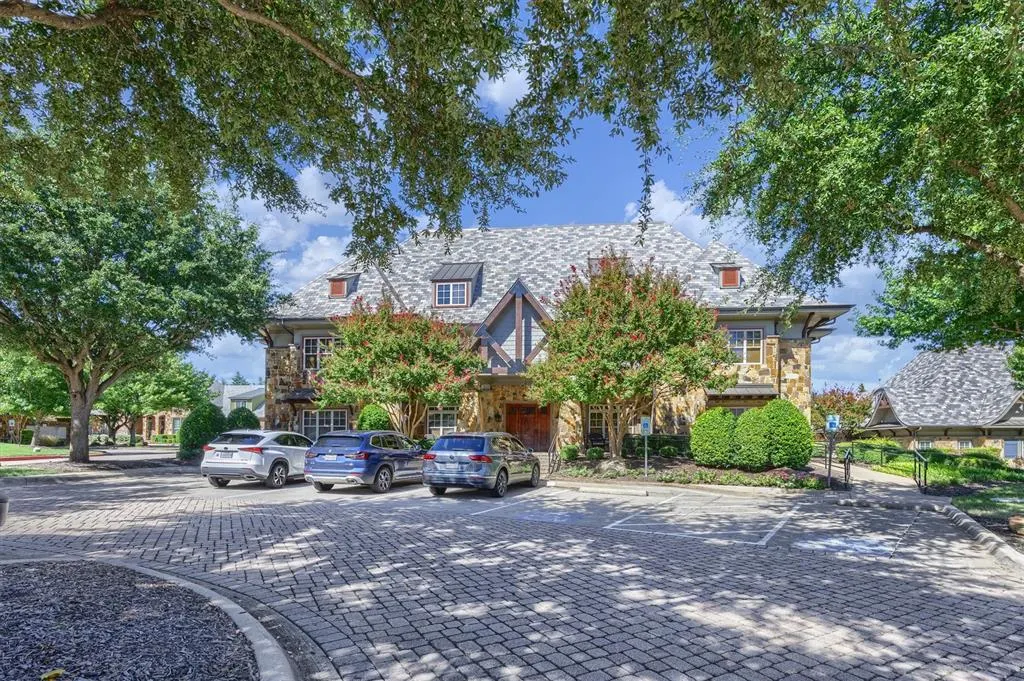 5304 Sutton Circle