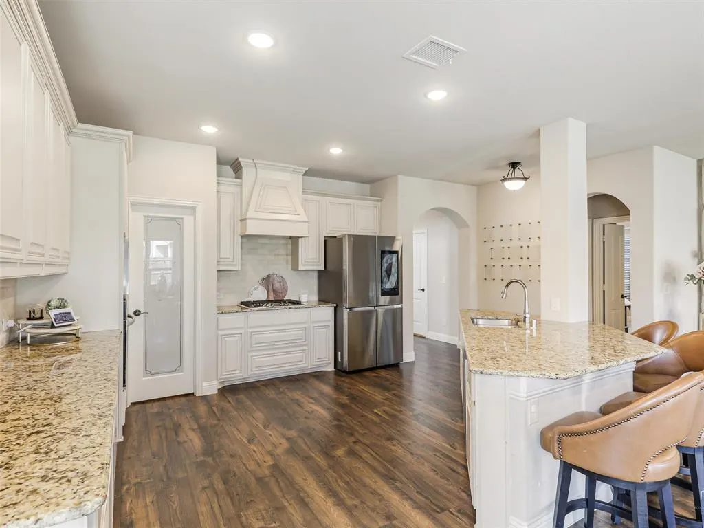 1216 Tree Shadow Lane