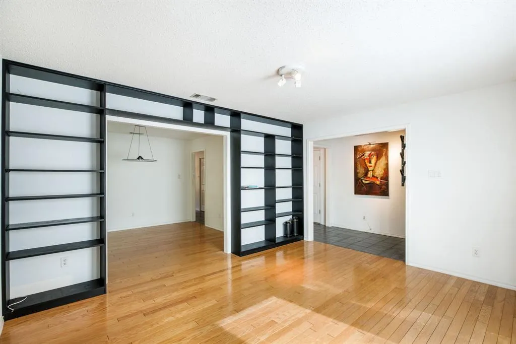 765 Eiffel Drive