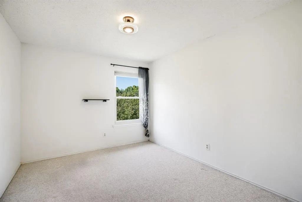 765 Eiffel Drive